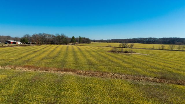 1902 Kinneys Rd, Adams, TN 37010