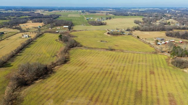 1902 Kinneys Rd, Adams, TN 37010