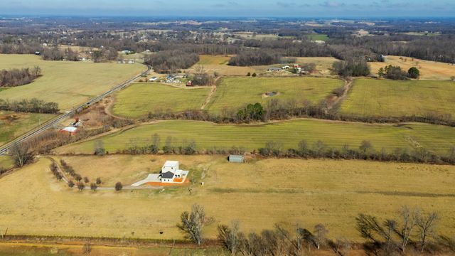 1902 Kinneys Rd, Adams, TN 37010