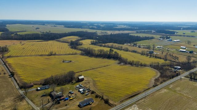 1902 Kinneys Rd, Adams, TN 37010