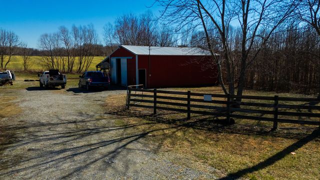 1902 Kinneys Rd, Adams, TN 37010