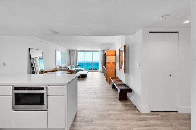 2301 Collins Avenue 838, Miami Beach, FL 33139