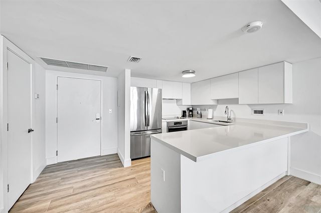 2301 Collins Avenue 838, Miami Beach, FL 33139