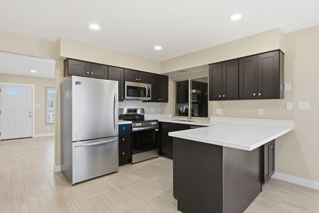 3743 W Acoma Drive, Phoenix, AZ 85053