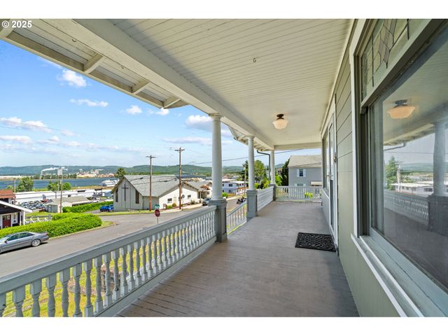 406 W C St, Rainier, OR 97048
