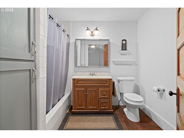 406 W C St, Rainier, OR 97048