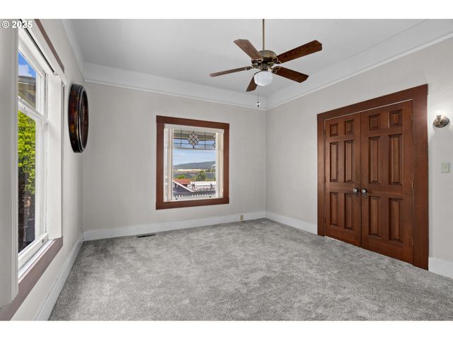 406 W C St, Rainier, OR 97048