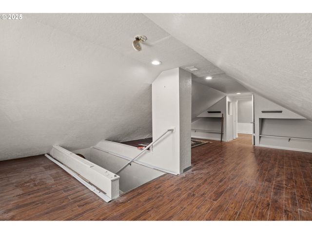406 W C St, Rainier, OR 97048