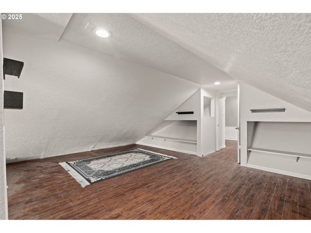 406 W C St, Rainier, OR 97048