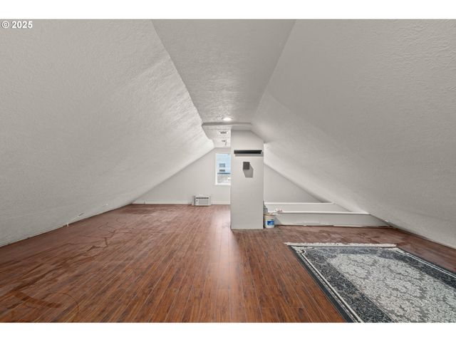406 W C St, Rainier, OR 97048