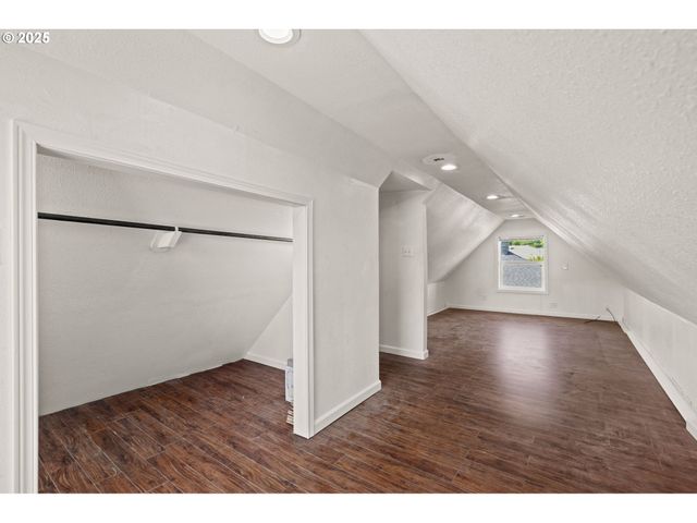 406 W C St, Rainier, OR 97048