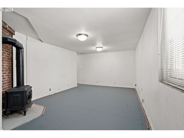 406 W C St, Rainier, OR 97048