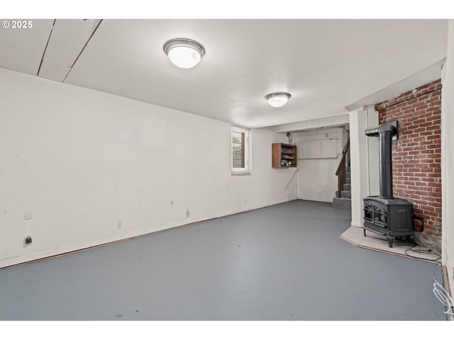 406 W C St, Rainier, OR 97048