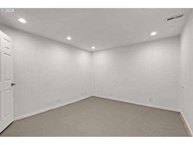 406 W C St, Rainier, OR 97048
