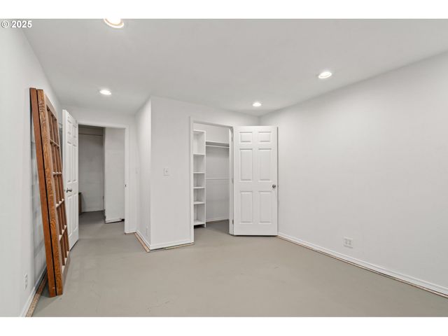 406 W C St, Rainier, OR 97048