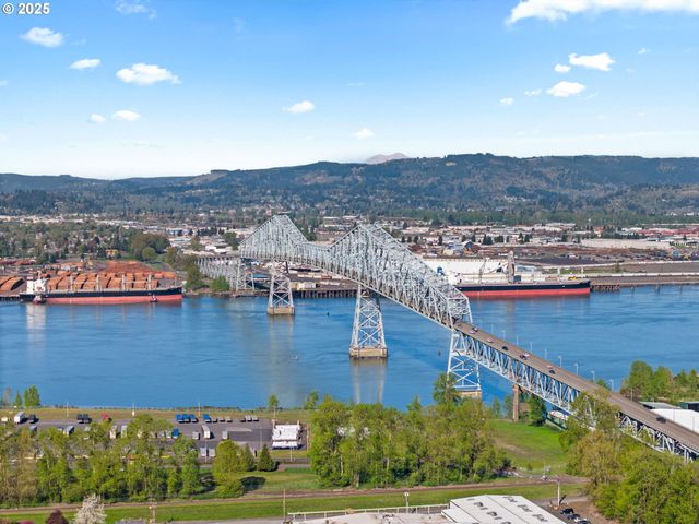 406 W C St, Rainier, OR 97048