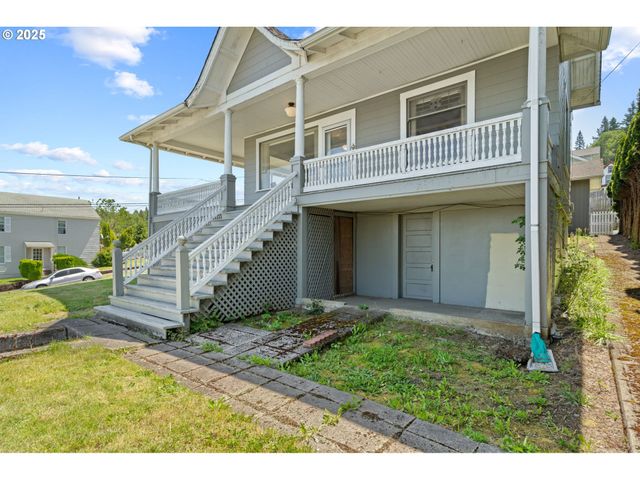 406 W C St, Rainier, OR 97048