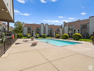 426 E CREEKSIDE CIR #B, Murray, UT 84107