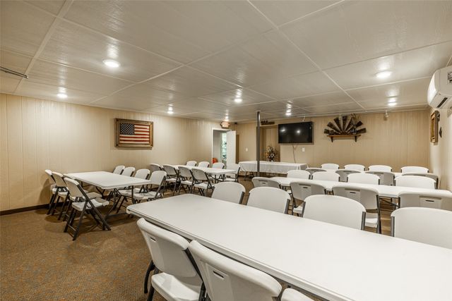 212 S Hickory Street, Abbott, TX 76621