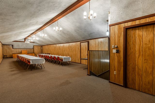 212 S Hickory Street, Abbott, TX 76621