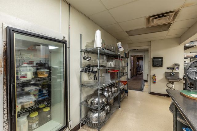 212 S Hickory Street, Abbott, TX 76621