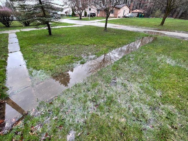 15900 Sandburg Street, Romulus, MI 48174