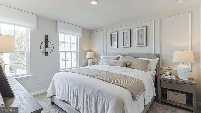 28 BAYBREEZE DR, Waretown, NJ 08758