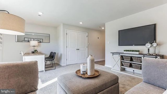 28 BAYBREEZE DR, Waretown, NJ 08758