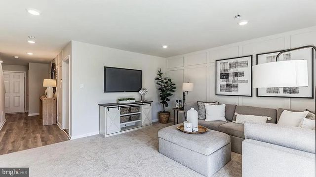 28 BAYBREEZE DR, Waretown, NJ 08758