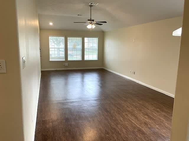 1123 S Teal Estates Circle, Fresno, TX 77545