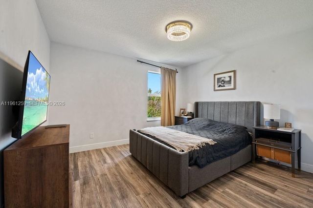 3846 W Gardenia Ave, Weston, FL 33332