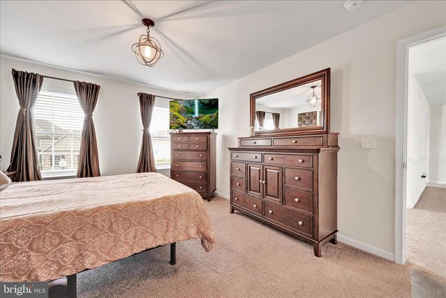 43 SADDLE LN, Easton, PA 18045