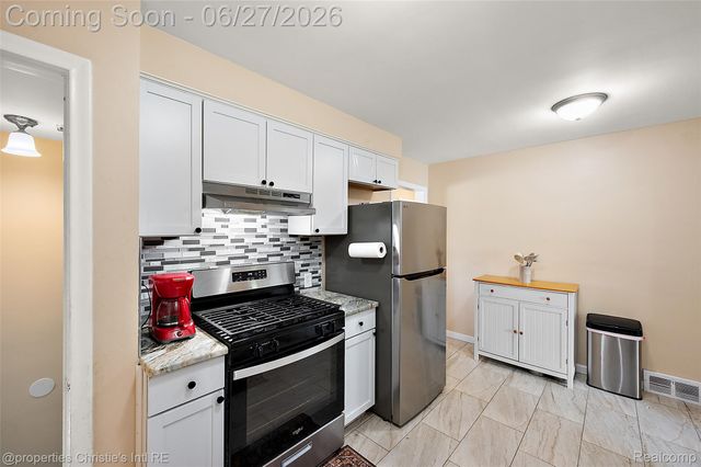 15654 Juliana Avenue, Eastpointe, MI 48021
