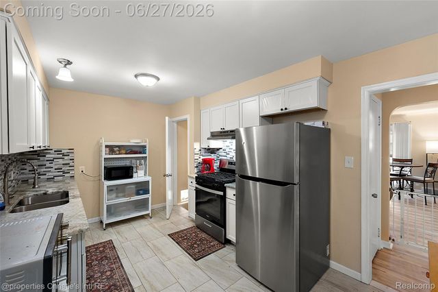 15654 Juliana Avenue, Eastpointe, MI 48021