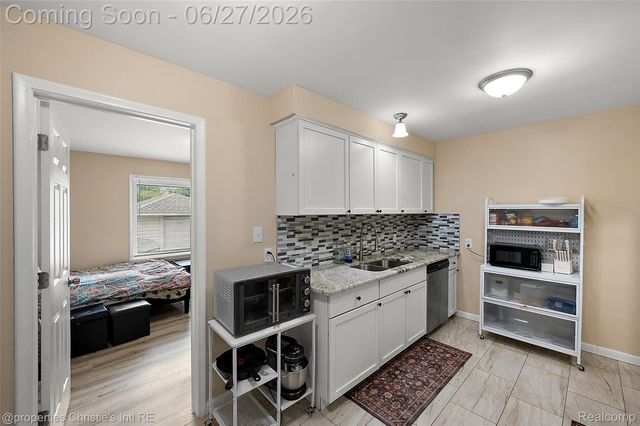 15654 Juliana Avenue, Eastpointe, MI 48021