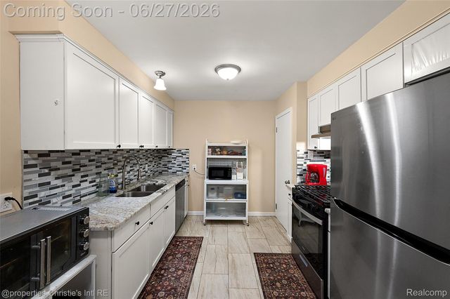 15654 Juliana Avenue, Eastpointe, MI 48021