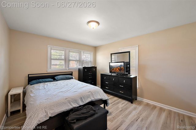 15654 Juliana Avenue, Eastpointe, MI 48021