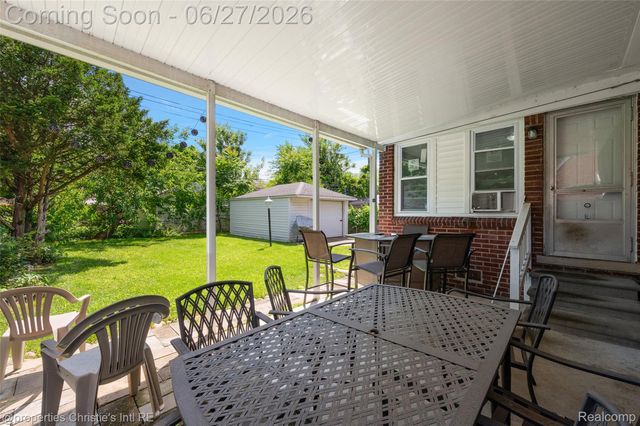 15654 Juliana Avenue, Eastpointe, MI 48021