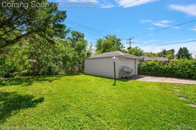 15654 Juliana Avenue, Eastpointe, MI 48021