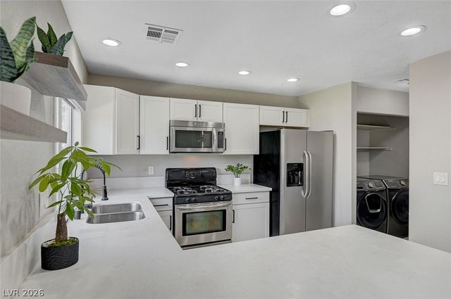 2558 Williamsburg Street, Henderson, NV 89052