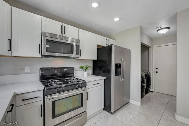 2558 Williamsburg Street, Henderson, NV 89052