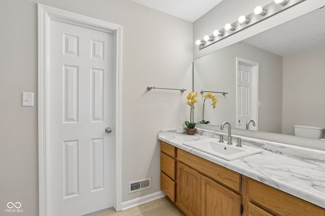 13823 Oak Grove Court, Fishers, IN 46038
