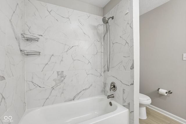 13823 Oak Grove Court, Fishers, IN 46038