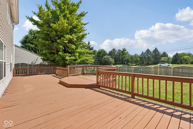 13823 Oak Grove Court, Fishers, IN 46038