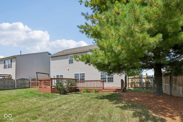 13823 Oak Grove Court, Fishers, IN 46038