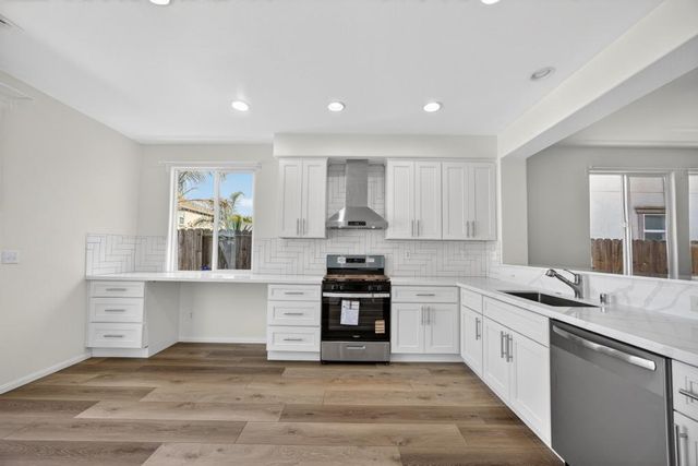 8406 KEUSMAN St, Elk Grove, CA 95758