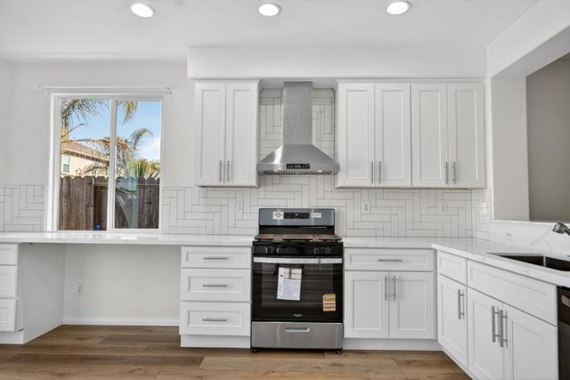 8406 KEUSMAN St, Elk Grove, CA 95758