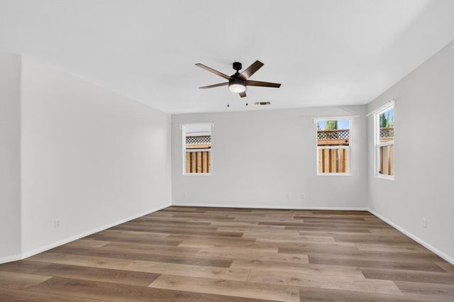 8406 KEUSMAN St, Elk Grove, CA 95758