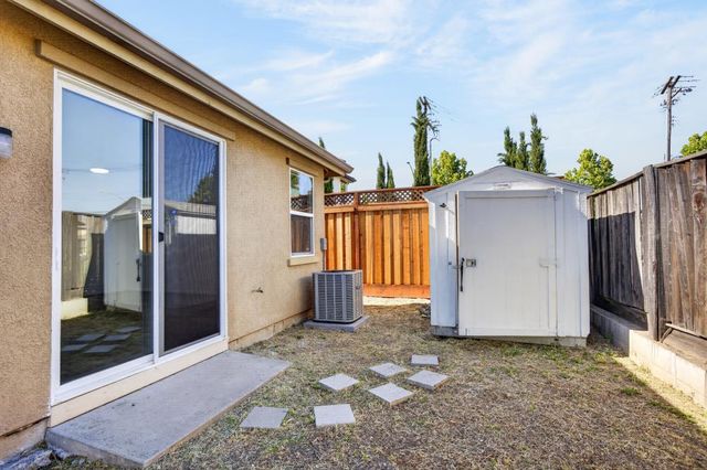 8406 KEUSMAN St, Elk Grove, CA 95758
