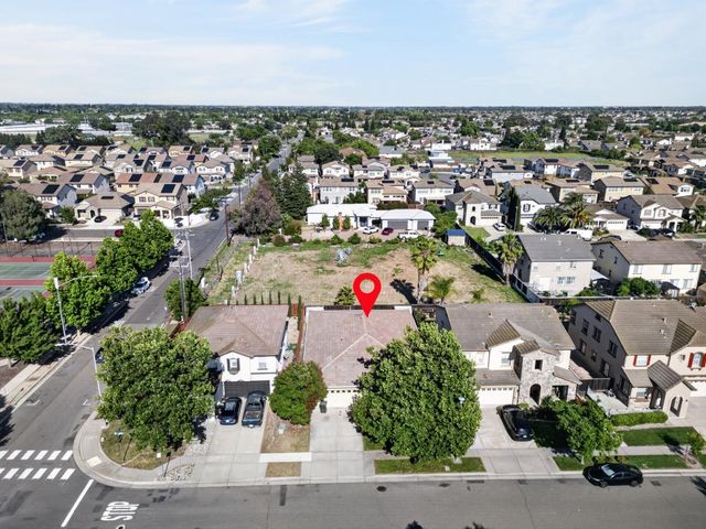 8406 KEUSMAN St, Elk Grove, CA 95758